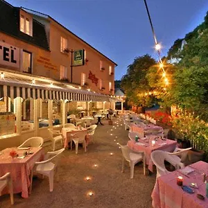 https://hotel-brasserie-lacave.midi-pyreneeshotels.com